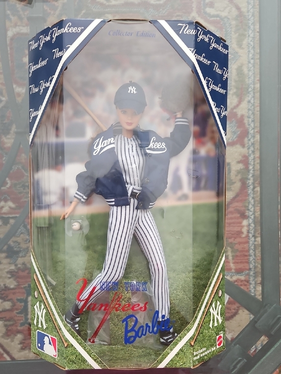 Barbie Other - 1999 New York Yankees Barbie